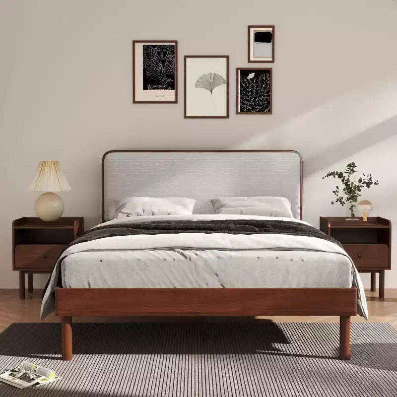 Roundhill Furniture Wyller 3-delige slaapkamermeubelset, platformbed met twee nachtkastjes, natuurlijk walnoot, queen