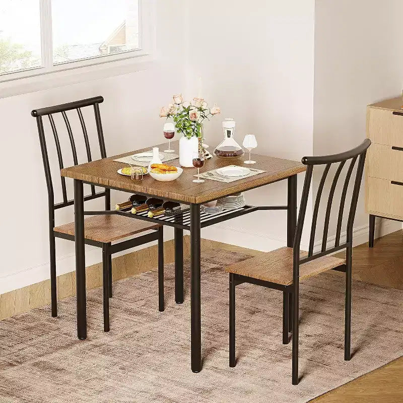 Rustieke eetset met 3 delen – vierkante tafel en stoelen voor 2 personen met wijnrek, voor kleine keukens