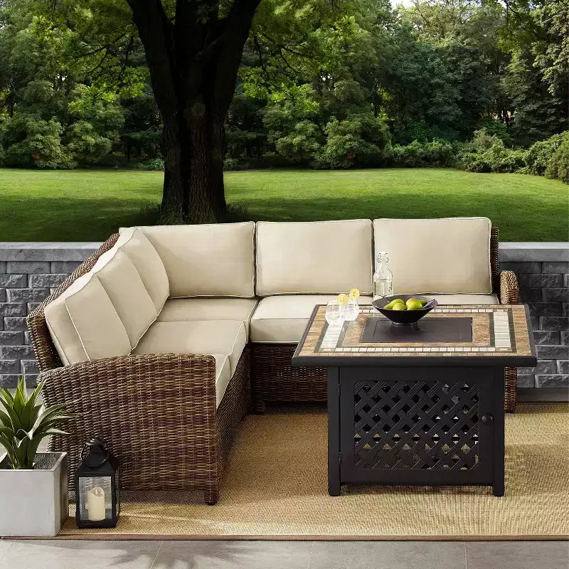 Bradenton 4-delige loungeset van wicker voor buiten met vuurtafel - Crosley