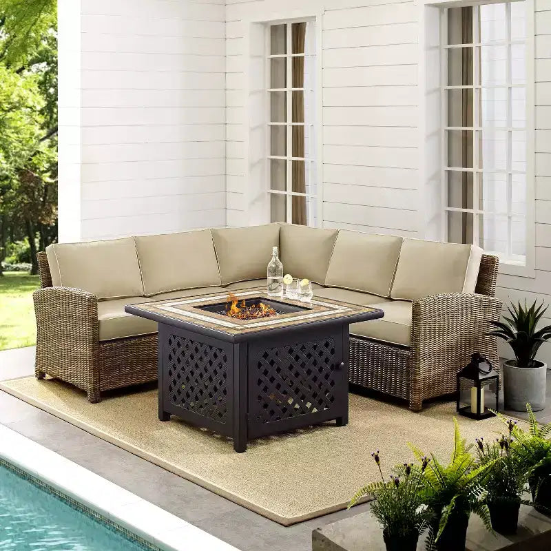 Bradenton 4-delige loungeset van wicker voor buiten met vuurtafel - Crosley
