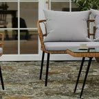 Merrick Lane vierdelige boho-patiomeubelset van natuurlijk rotan touw met open vlechtwerk voor binnen en buiten, met twee stoelen, een tweezitsbank en een tafel met kussens
